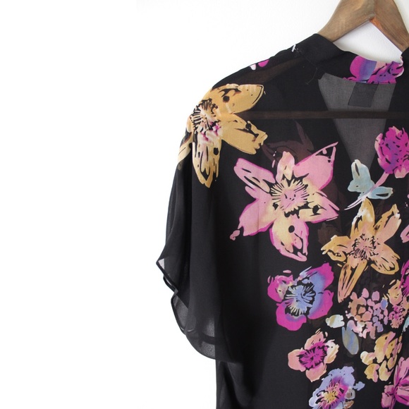Cabi Floral Limited Edition Bouquet Blouse Preowned Small - Picture 10 of 13